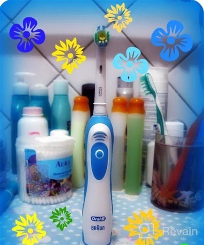 img 1 attached to 🦷 Oral-B 3D White Power Toothbrush, 1 Count (Colors May Vary), Multi-colored review by Jamie Rausch
