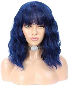 img 4 attached to 🔵 Парики Lizzy Hair Navy Blue: естественно выглядящий кудрявый короткий боб с воздушными челками - парик из синтетических волос, устойчивых к нагреву длиной 14 дюймов для женщин - идеально подходит для вечеринок и косплея (цвет: смешанный синий и черный)