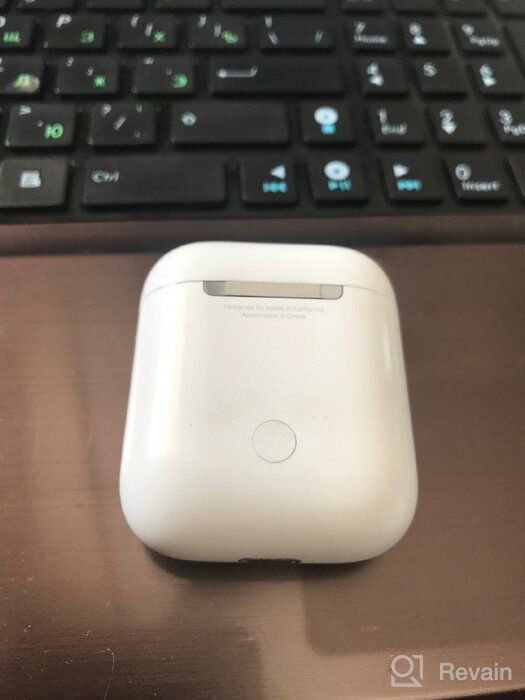 img 1 attached to Apple AirPods + Charging Case review by Dang Linh Ngan ᠌