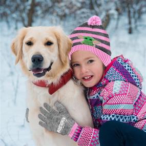 img 1 attached to 🧢 Детская зимняя шапка и перчатки с дизайном звездных войн Бэби Йода - симпатичная и теплая шапочка с помпоном для девочек и малышей - идеальная одежда для прогулок на улице.