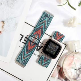 img 1 attached to 🏋️ Премиум нейлоновый эластичный ремешок для Fitbit Versa/Versa 2/Versa Lite - Зеленая стрела