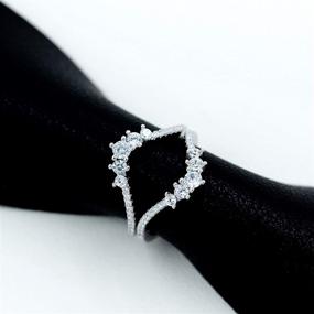 img 2 attached to 💍 Комплект обручальных колец-защитников из стерлингового серебра 925 для свадьбы и помолвки - Женские кольца-стэки с кубическими циркониями круглой формы (2 шт) - Y1024