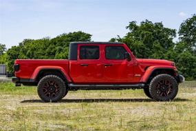 img 1 attached to 🚙 Набор подвески Rough Country 2.5 "для Jeep Gladiator JT 2020-2021 - улучшенная производительность при внедорожной езде и обновление стиля - 63400