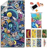 new 2021 microfiber beach towel: absorbent blanket, xl size 150x75cm, compact & sand proof, lightweight towel for swimming, sports, travel & beach - includes waterproof gift case логотип