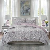 comfort spaces quilt set - paisley design, lightweight bedding, all season coverlet bedspread - kashmir purple 3 piece set with matching shams - king/cal king size logo