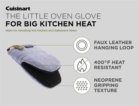 img 2 attached to 👌 Кухонные варежки-рукавички Cuisinart Chambray из неопрена, 2 шт - теплостойкие кухонные перчатки с антискользящим покрытием и петлей из искусственной кожи - идеальный набор для работы с горячей посудой и выпечкой - морской.