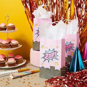 img 3 attached to Набор из 24 розовых пакетов для распродажи на вечеринке с героями комиксов для девочек на день рождения с удобными ручками.