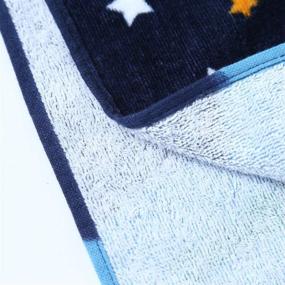 img 1 attached to 🦈 InsHere Суперпоглощающее и мягкое хлопковое полотенце с капюшоном для малышей с милым мультяшным дизайном - идеально подходит для душа, пляжей и веселых приключений (акула и астронавт)