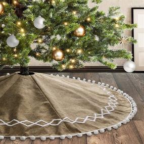 img 3 attached to 🎄 48-дюймовая юбка для ёлки Meriwoods: большой бурлаповый воротник с кружевом, помпонами и декором в стиле кантри для внутреннего оформления Рождества.