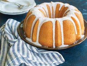 img 1 attached to 🥮 Форма Nordic Ware Bundt Pan: 12-купеческое блюдо Navy Delight для искусного запекания.