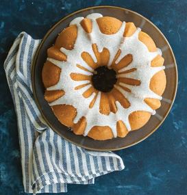 img 3 attached to 🥮 Форма Nordic Ware Bundt Pan: 12-купеческое блюдо Navy Delight для искусного запекания.