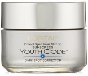 img 4 attached to ✨Корректор темных пятен для лица с SPF 30 от L’Oreal Paris: крем Youth Code против старения для равномерного тона кожи, 1,7 унции, не жирный