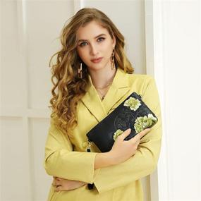 img 3 attached to Сумочка-клатч из кожи "ДИКИЙ МИР": стильная черная сумочка на запястье для женщин