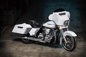 img 1 attached to Хромовая крышка коробки передач Kuryakyn 6412 Precision для 🏍️ моторов Milwaukee-Eight, подходит для мотоциклов Harley-Davidson Touring & Trike 2017-2019