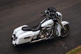 img 2 attached to Хромовая крышка коробки передач Kuryakyn 6412 Precision для 🏍️ моторов Milwaukee-Eight, подходит для мотоциклов Harley-Davidson Touring & Trike 2017-2019