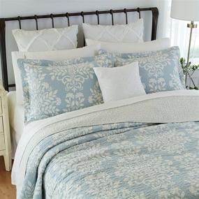 img 1 attached to 🔵 Лаура Эшли - Коллекция Роуленд - Комплект одеяла Full/Queen - 100% хлопок, реверсивный, всесезонное постельное белье с подходящими наволочками - Предварительно вымыт для улучшенного комфорта - Синий