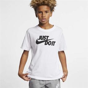 img 2 attached to 👕 Одежда Nike Sportswear Graphic для мальчиков с короткими рукавами и активным снаряжением