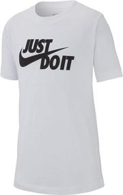 img 4 attached to 👕 Одежда Nike Sportswear Graphic для мальчиков с короткими рукавами и активным снаряжением