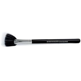 img 4 attached to Pro Highlighter Fan Makeup Brush