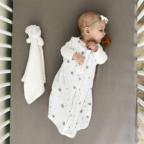 img 1 attached to 👶 Комплект из 2 спальных мешков для младенцев из 100% хлопка Ely's & Co. - серые звезды (6-12 месяцев) - Носимое одеяло