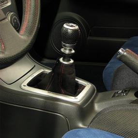 img 3 attached to Улучшите свой Honda Civic или Acura Integra с помощью чехла на ручку переключения передач Spec-D Tuning 5 Sp Suede Leather с красными швами.