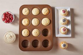 img 3 attached to 🧁 Просто Calphalon Антипригарная форма для кексов/маффинов на 12 ячеек: Повышайте качество выпечки с помощью премиальной выпечной посуды