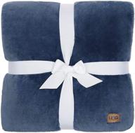 укутайтесь в уютном пледе ugg whitecap plush flannel - oversized throw blanket в дениме логотип