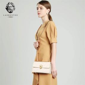 img 1 attached to 👜 Сумка на плечо в форме подушки: Стильные женские металлические сумки и кошельки с ремнем через плечо