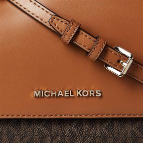img 1 attached to 👜 Стильная и вместительная: Женская кожаная сумочка через плечо Michael Kors Bedford Legacy Logo ванильного/желудяющего цвета