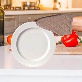 img 1 attached to 🧤 2-пакета Bake But Safe Мини кухонные перчатки для духовки - Мини кухонные перчатки, устойчивые к жару - Обитые силиконом маленькие мини кухонные перчатки для духовки - Комплект маленьких духовых перчаток - Потертостойкие мини рукавицы для кастрюль.