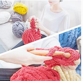 img 3 attached to 🧶 Жемчужная плюшевая пушистая пряжа Jumbo Chenille 2-Pack - Густая роскошная большая петля, быстрая ручная пряжа для пледа, легкого и весёлого ткачества, вязания крючком, ремесел, самоделок - серый, 16 унций