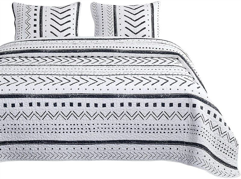 wake cloud geometric microfiber bedspread 로고