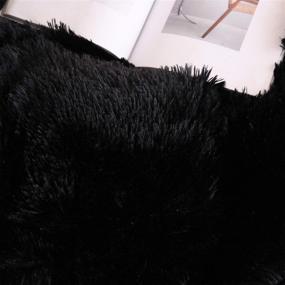 img 2 attached to 🛏️ Роскошное одеяло XeGe Plush Shaggy размера "квин" с ультрамягким кристальным бархатом, в комплекте с 1 искусственным меховым одеяльным чехлом и удобной молнией - элегантный черный оттенок.