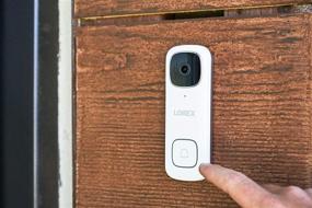 img 1 attached to 🚪 Камера видеонаблюдения на улице Lorex Wi-Fi с поддержкой Doorbell - 2K QHD с функцией обнаружения людей и цветным ночным видением, с ультрашироким объективом и двусторонней связью, в комплекте с картой MicroSD на 32 ГБ [требуется наличие проводки для дверного звонка].