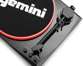 img 1 attached to 🎵 Звуковая система с ременным приводом винилового проигрывателя Gemini Sound TT-900 Series с Bluetooth-плеером для виниловых пластинок, 3 скорости, двухканальные динамики мощностью 50 Вт - черный/красный