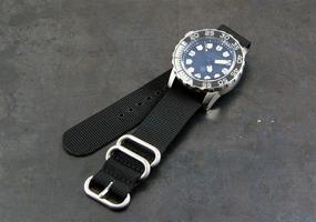 img 1 attached to ⌚ Женские наручные часы Helm с нейлоновыми ремешками для часов