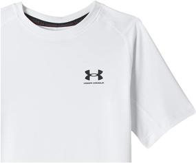 img 2 attached to Полошка с коротким рукавом Under Armour для мальчиков: Легкая и впитывающая влагу ткань с технологией HeatGear.