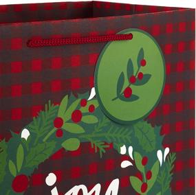 img 1 attached to 🎁 Набор новогодних подарочных пакетов Hallmark - Traditional (8 штук) с Снеговиками, Красными клетчатым узором и полосами - 3 маленьких (6 дюймов), 3 средних (9 дюймов), 2 больших (13 дюймов) - дизайн 'Радость" с венком.