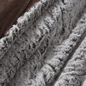 img 1 attached to Набор одеяла Lavish Home Faux Fur - размер King, искусственный мех норки с набором наволочек в серо-шоколадно-черном цвете.