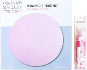 img 4 attached to 🎀 Sue Daley Designs 10-дюймовый набор вращающегося режущего коврика в розовом цвете с клеевым ручкой для ткани