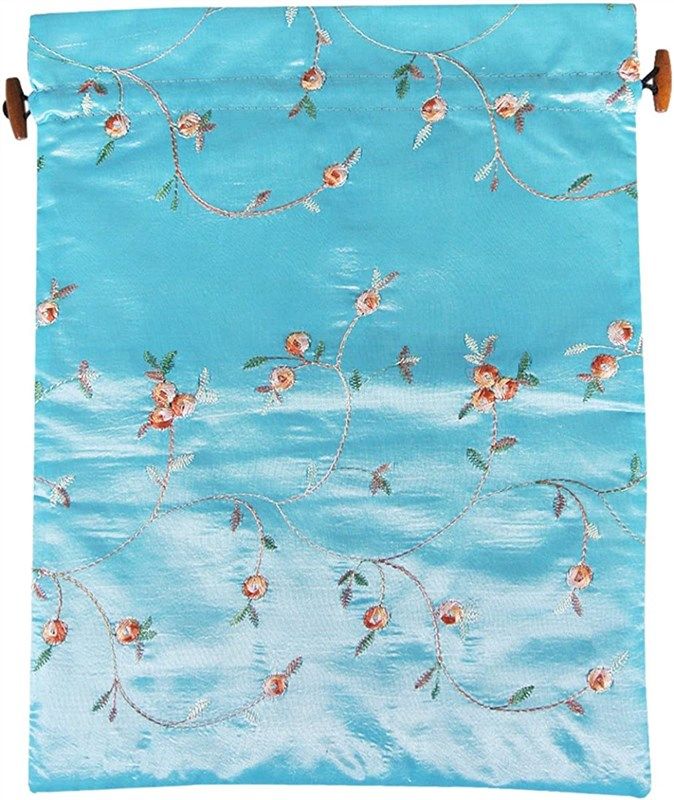 wrapables beautiful embroidered travel lingerie 로고