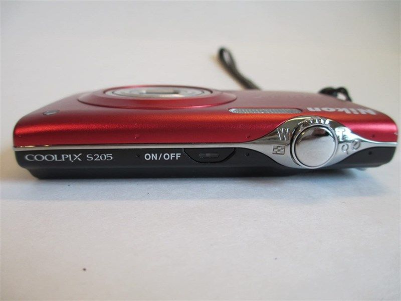 nikon s205