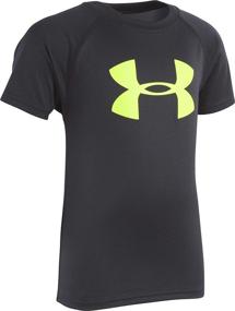 img 2 attached to 👕 Стильная и удобная: футболка с короткими рукавами Under Armour Boys с большим логотипом