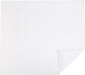 img 2 attached to 🛏️ Покрывало Pinzon из фланели с пинстррайпами из хлопка 160 г/м² для двуспальной/королевской кровати бренда Amazon - белый пинстррайп