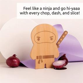 img 1 attached to Доска для мяса OTOTO Ninja Board - небольшая деревянная разделочная доска и набор ножей - идеальный кухонный подарок для нарезки фруктов и овощей - деревянная доска и нержавеющий стальной нож - 10 x 7 x 0,6 дюйма.