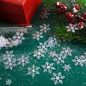 img 3 attached to ❄️ Белые снежинки конфетти декорации - 1600 штук Рождественских снежинок в 3 размерах для праздничной вечеринки, Рождественской свадьбы, Дня Рождения и столовых украшений.