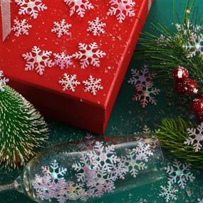 img 2 attached to ❄️ Белые снежинки конфетти декорации - 1600 штук Рождественских снежинок в 3 размерах для праздничной вечеринки, Рождественской свадьбы, Дня Рождения и столовых украшений.