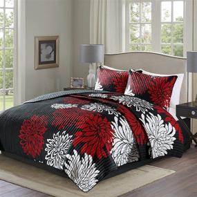 img 2 attached to 🌺 Набор одеяла Comfort Spaces Enya - шикарная красно-черная цветочная печать, легкий всесезонный покрывало, кровать размера "Кинг" с соответствующими наволочками и декоративными подушками.