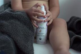 img 1 attached to 👶 Масло для массажа после ванны Mambino Organics Nurture Me - натуральное детское масло с календулой и ромашкой - веганское - 5 жидких унций.