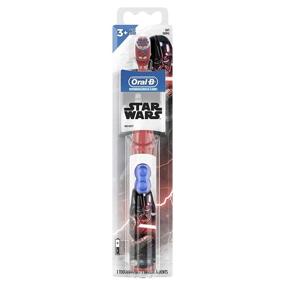 img 4 attached to 🧒 Дисней STAR WARS Детская зубная щетка Oral-B с батарейным питанием - мягкие щетины, идеально подходит для детей и малышей от 3 лет, персонажи могут варьироваться